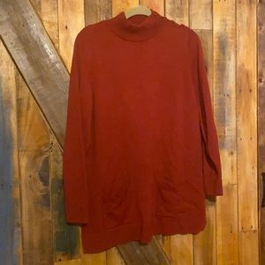 Burgundy tunic sweater with pockets